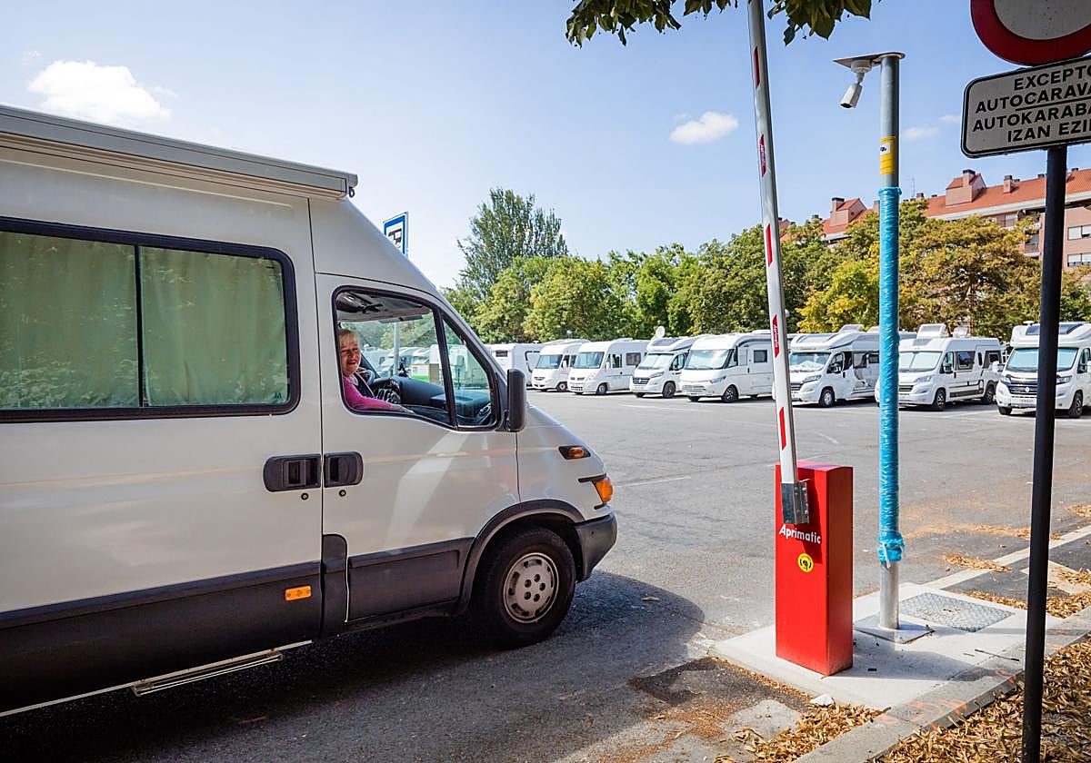 Imagen del aparcamiento de autocaravanas de Lakua.