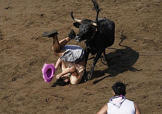 Un centenar de vecinos de Getxo crea una asociación de apoyo a la sokamuturra