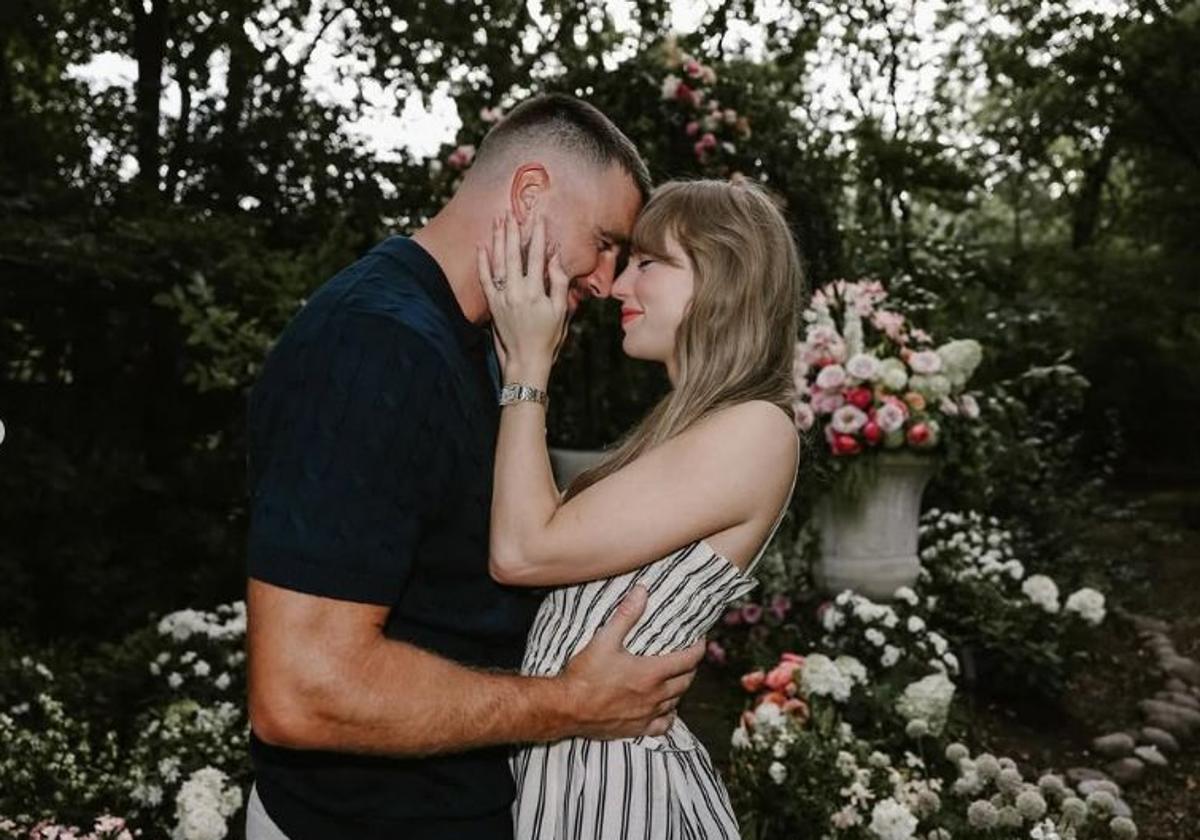 Taylor Swift y Travis Kelce anuncian su compromiso tras dos años de  relación | El Correo