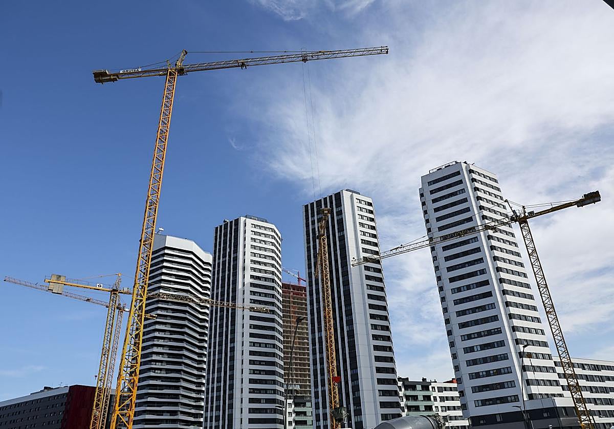 Bilbao construirá 1.070 pisos protegidos cuando tiene más de 30.000 demandantes