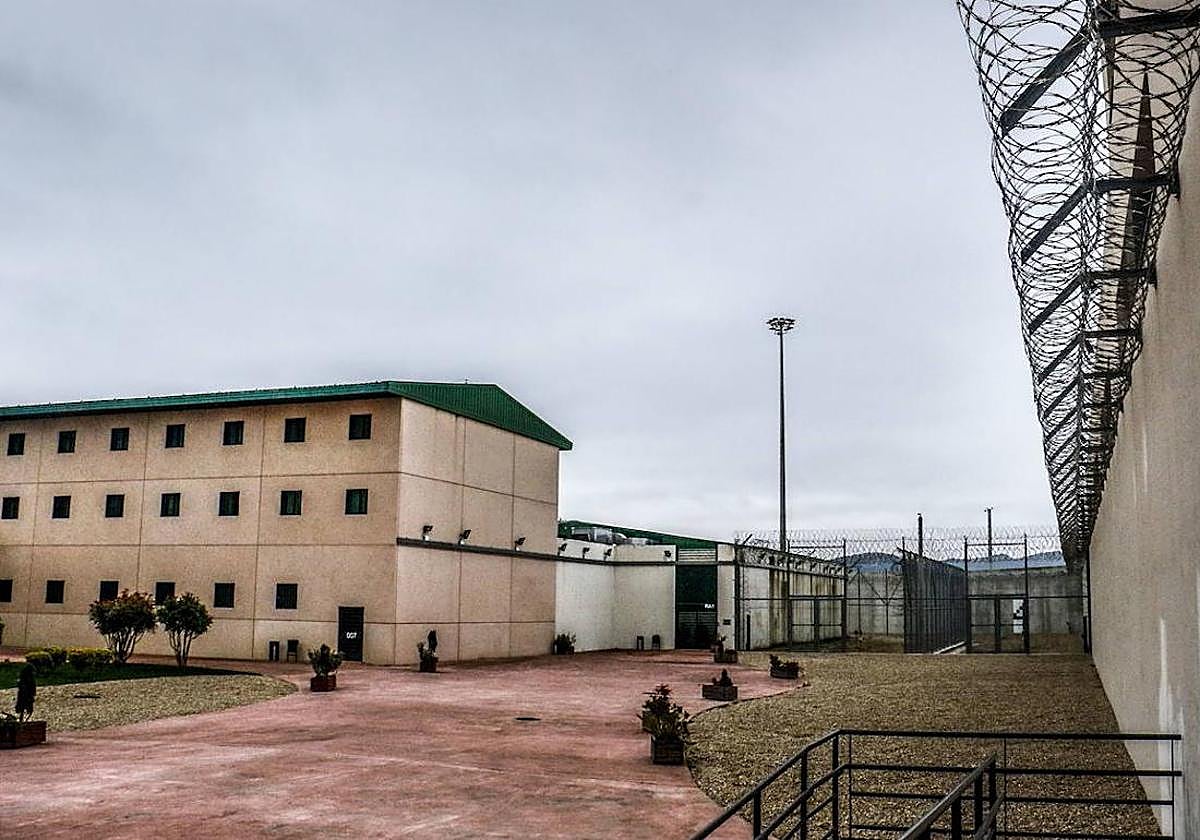 Piden más de 7 años de cárcel a unos padres vascos por intento de asesinato de su bebé de dos meses