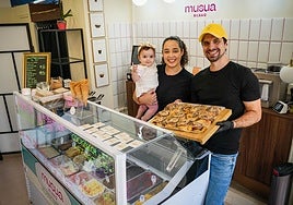 Yahaira y Sebastián, la pareja vasco-argentina que fusiona repostería y helados en su nuevo local de Bilbao