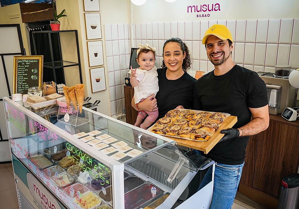 Yahaira y Sebastián, la pareja vasco-argentina que fusiona repostería y helados en su nuevo local de Bilbao
