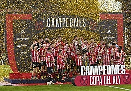El Athletic celebra el triunfo en La Cartuja
