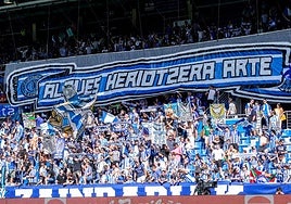 Tifo desplegado por el fondo de animación.