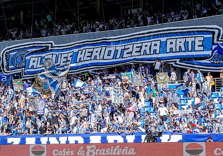 Tifo desplegado por el fondo de animación.