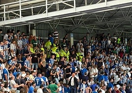 Una urgencia médica en la grada detiene durante diez minutos el Alavés-Atlético