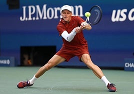 Sinner sufre pero acaba imponiendo su ley