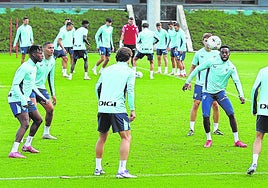 Los jugadores del Athletic en uno de los entrenamientos de esta semana