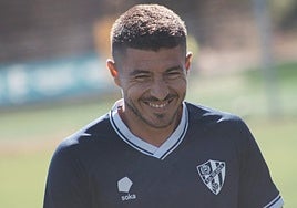 El Huesca ya tiene en su seno a Francisco Portillo, el último fichaje de los oscenses.