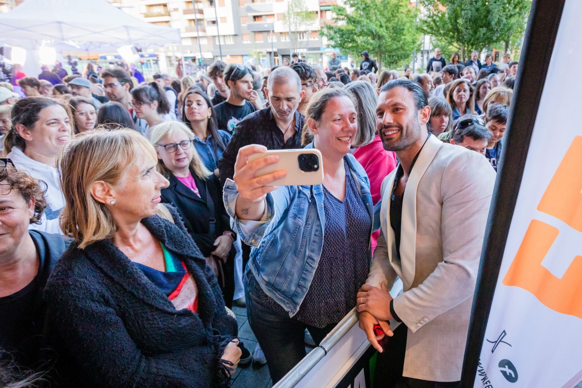 Las imágenes de la alfombra naranja de Supervivientes