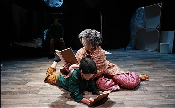 Escena de 'Ama', con Javi Renobales de Marie de Jongh