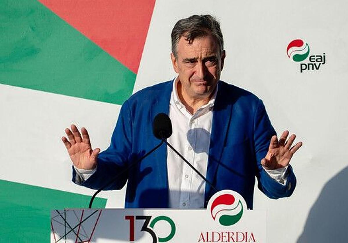 El presidente del PNV, Aitor Esteban, el pasado viernes en el mitin de arranque de curso de Zarautz.