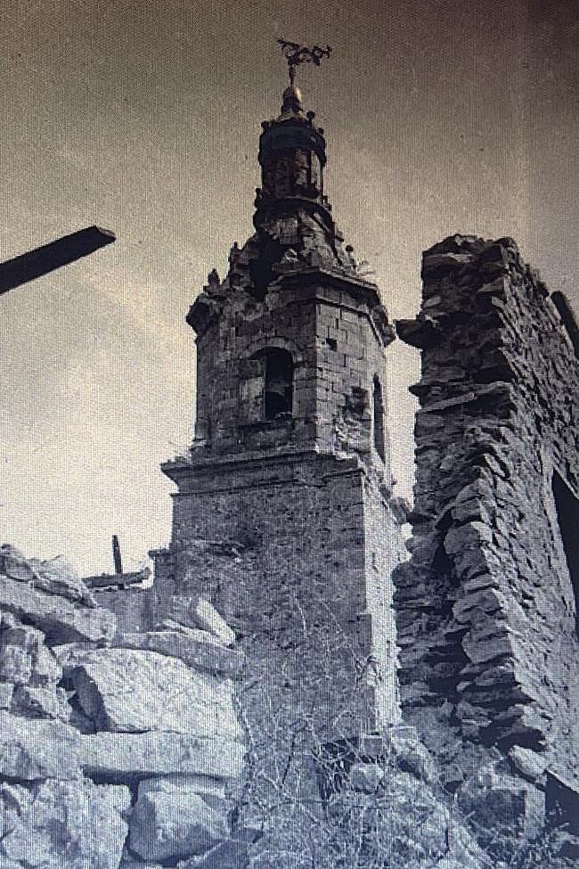 La iglesia se mantuvo en pie.