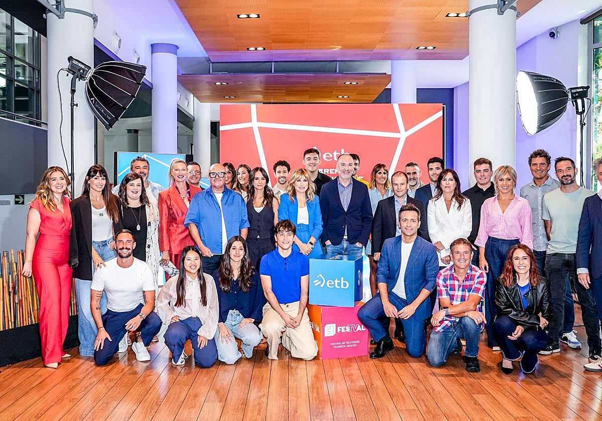 Los protagonistas de la nueva temporada de ETB visitan el FesTVal de Vitoria