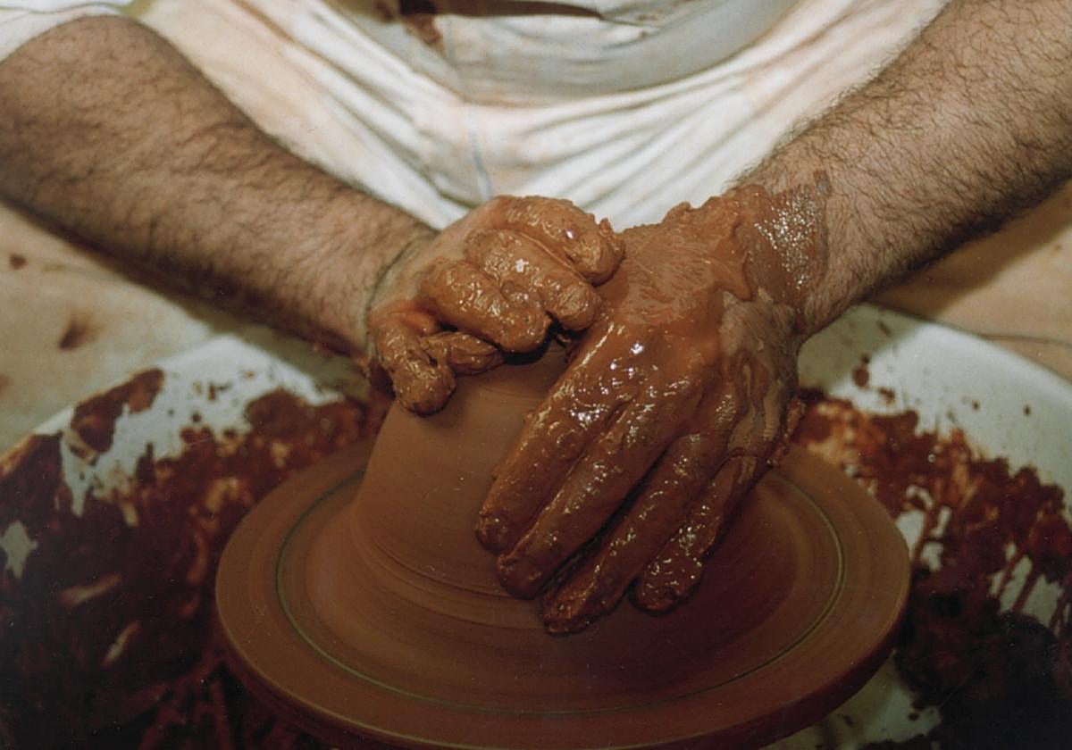 Berriz abre el plazo de inscripción para sus cursos de cerámica, txistu e inglés