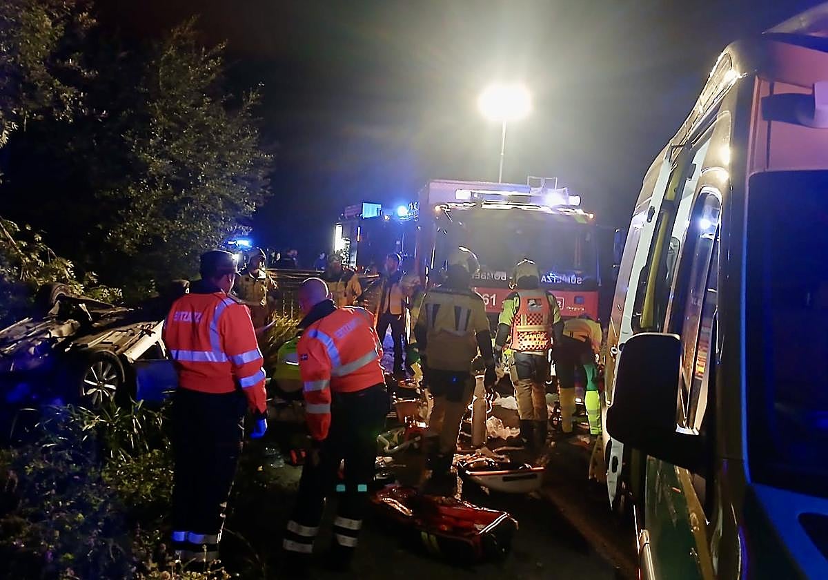 Tragedia en Okondo: muere un segundo joven tras salirse de la calzada y volcar el vehículo en el que viajaban