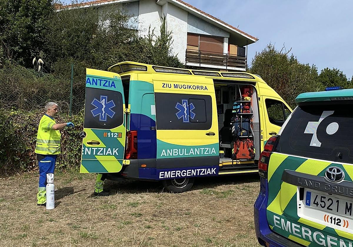 Apuñalan a un joven en otra pelea en la casa okupada de Getxo