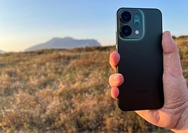 Probamos el Oppo Reno14: un móvil con triple flash para enamorar a los adictos a las redes sociales