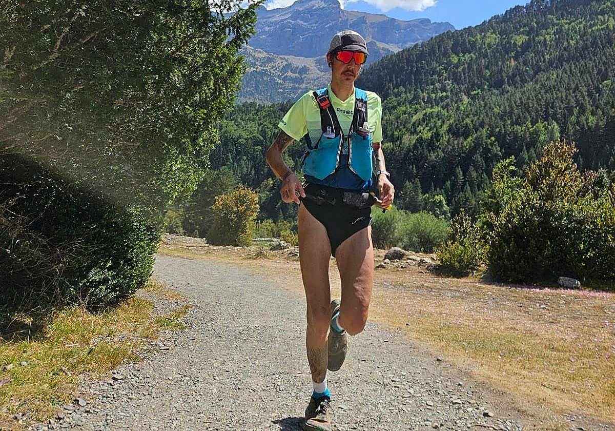 El bilbaíno Raúl Macarro pulveriza el récord de la Alta Ruta de los Perdidos: 13h 26m 53s