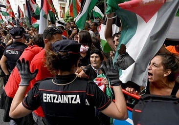 Fotos | Los momentos de tensión en la Gran Vía