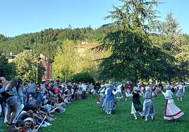 La festividad comenzará con el alza del tradicional txopo