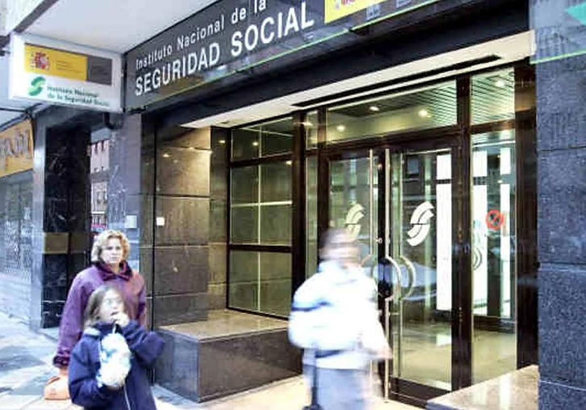 Un funcionario jubilado tendrá que devolver 60.000 euros a la Seguridad Social por cobrar la pensión mientras impartía clases