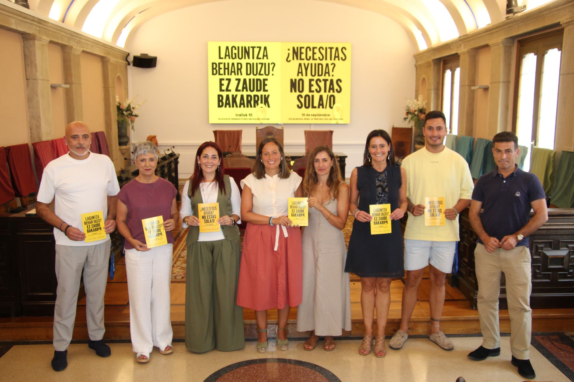 Autoridades municipales y psicólogas presentaron el programa de prevencio del suicidio.