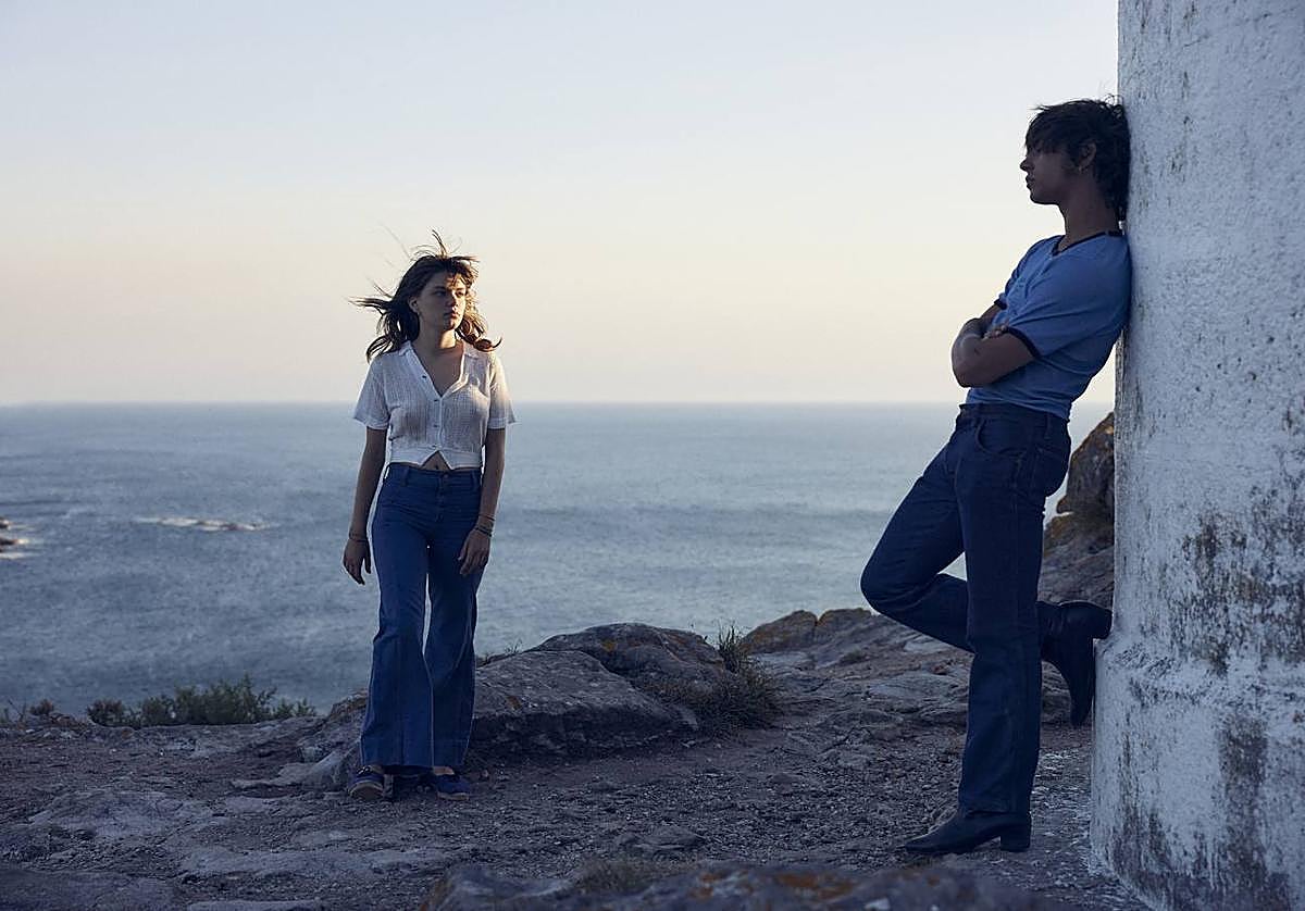 Llúcia Garcia Torras y Mitch en 'Romería', tercer largometraje de Carla Simón.