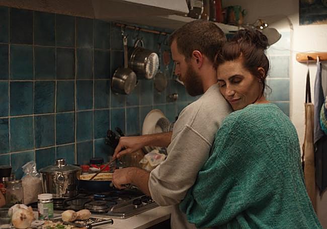 Álvaro Cervantes y Miriam Garlo en 'Sorda'.