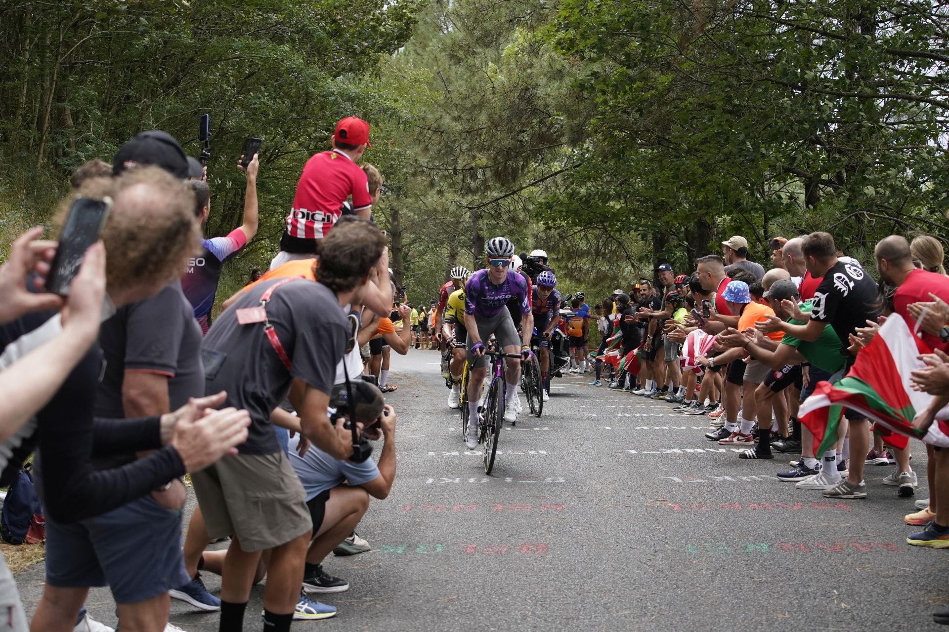 El espectacular recorrido de La Vuelta en Bizkaia