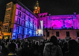 El espectáculo de luz y sonido que conmemora el 90 aniversario de Radio Vitoria.