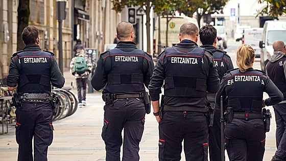 Descubren a un «radicalizado al yihadismo» tras intentar robar en un comercio en Vitoria