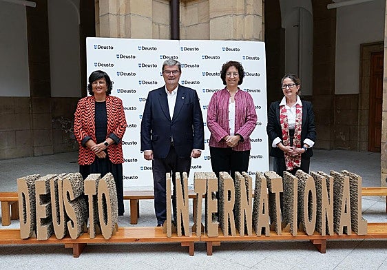 Begoña de Ibarra, Juan Mari Aburto, Aitziber Irigoras y Marian Aláez
