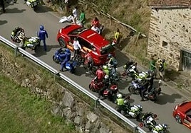 Doce detenidos por la protesta propalestina que bloqueó a los escapados al comienzo del Angliru