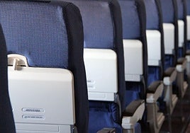 El truco de un viajero para evitar gratis los asientos del medio en vuelos de aerolíneas 'low cost' como Ryanair