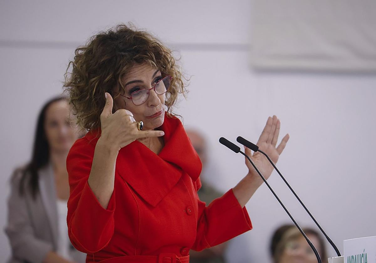 La vicepresidenta primera y ministra de Hacienda, María Jesús Montero.