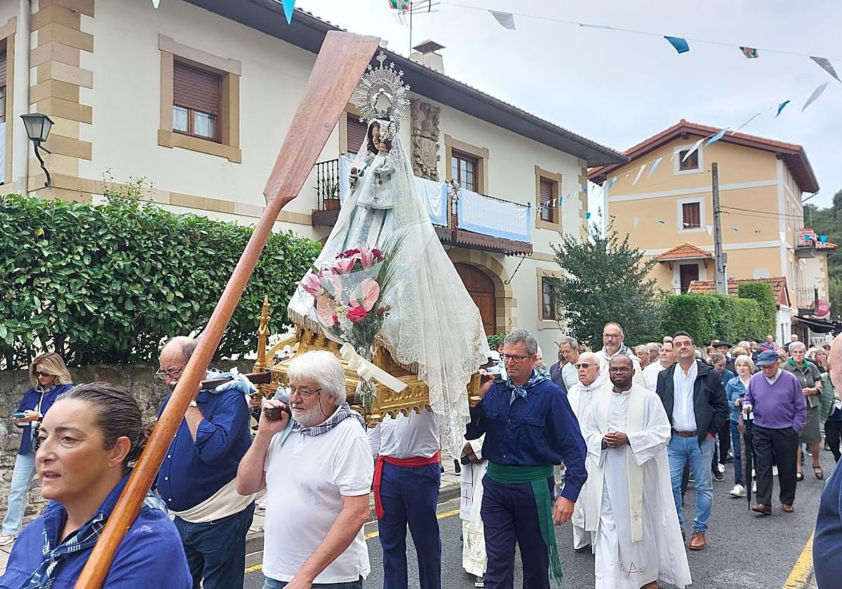 Imagen principal - Música y baile amenizaron la jornada.