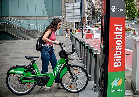 El nuevo servicio de Bilbaobizi dispara un 55% el uso de las bicis de alquiler