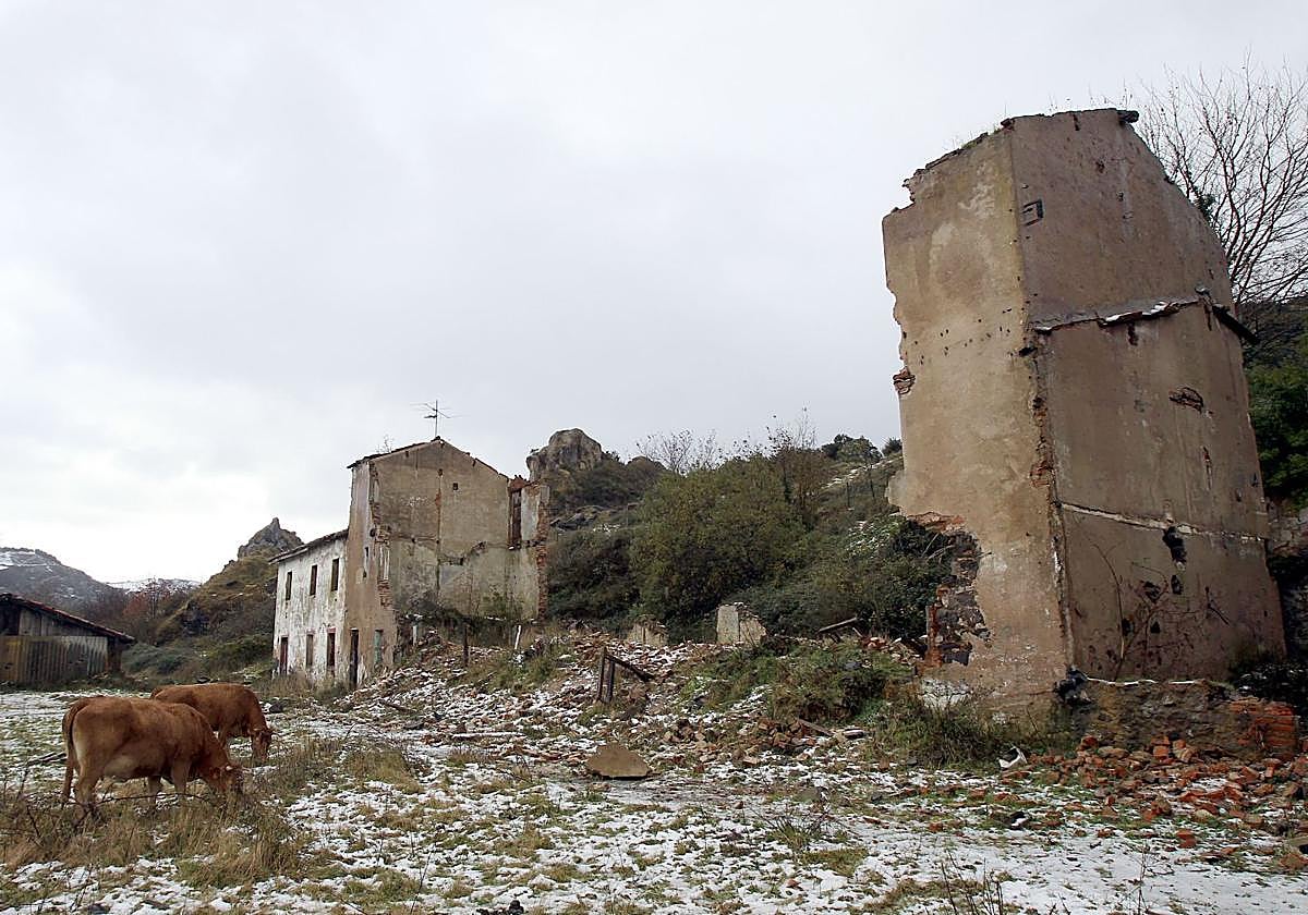 Ruinas del barrio minero de Burzako.