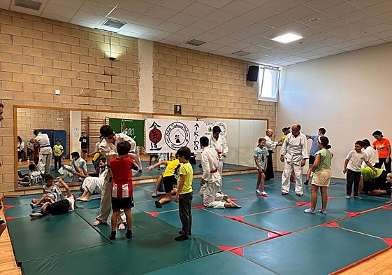 El Consistorio afirma que 'Bizi Kirola Euskaraz' «se ha convertido en una herramienta para impulsar los hábitos en euskera en el deporte».