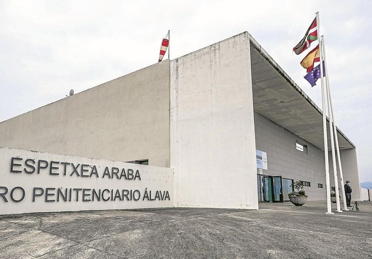 Buscan a dos presos tras no regresar a la prisión de Zaballa al terminar sus permisos