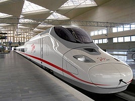 Talgo achaca al mal estado de la vía los problemas de su tren Avril entre Madrid y Barcelona