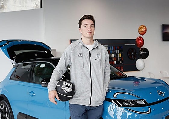 Jaworski, en su presentación como hombre de negro.