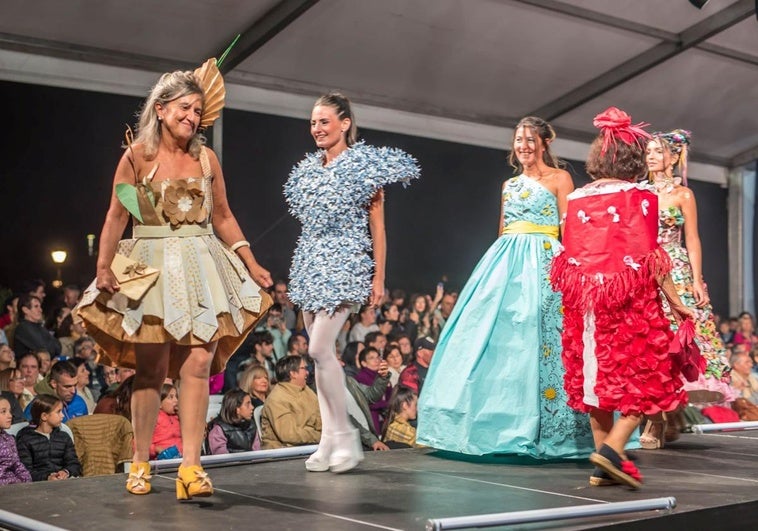 Güeñes vuelve a unir arte y tradición con el 65 aniversario del Concurso Internacional de Vestidos de Papel