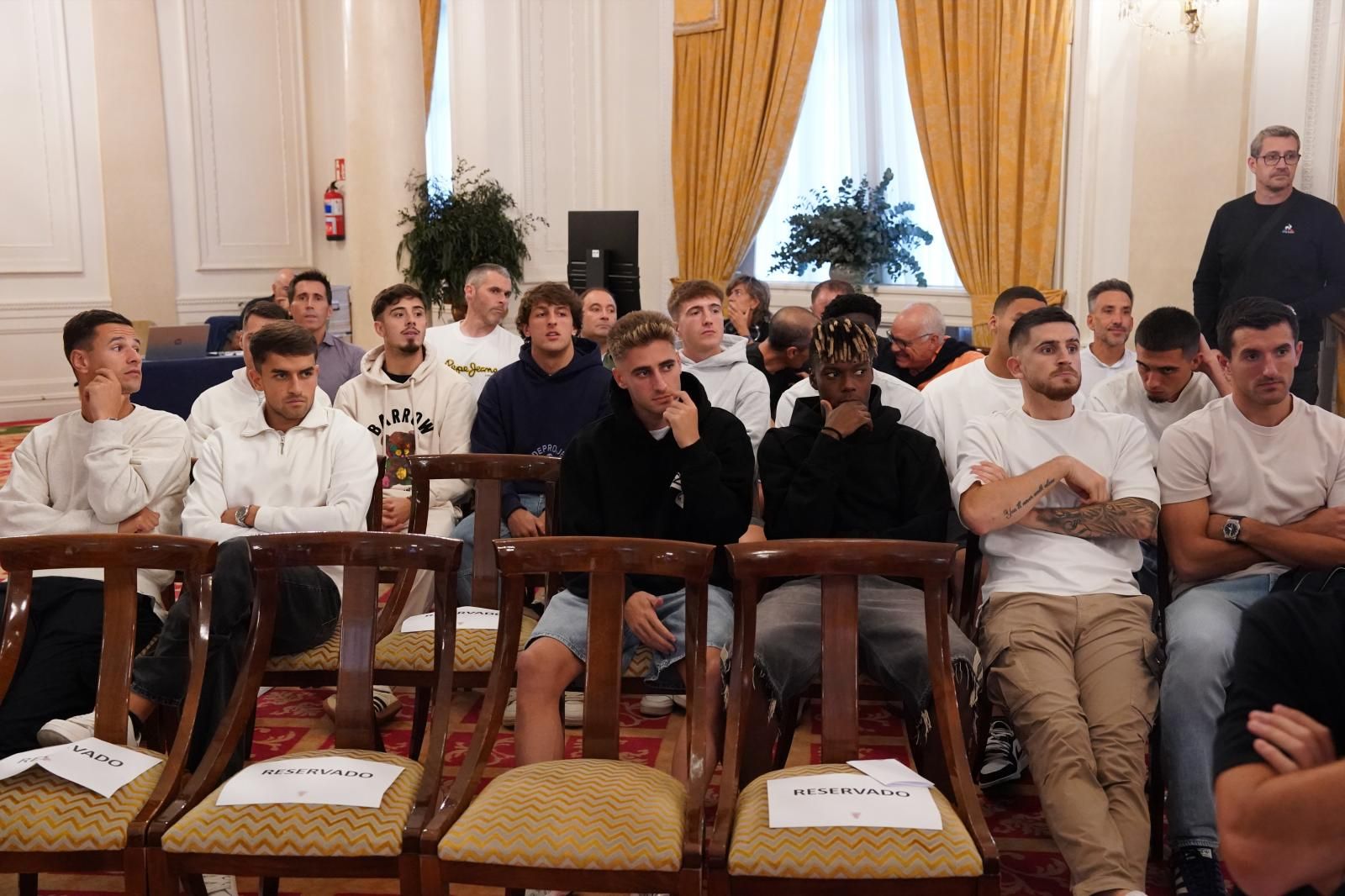 Yeray comparece arropado por sus compañeros