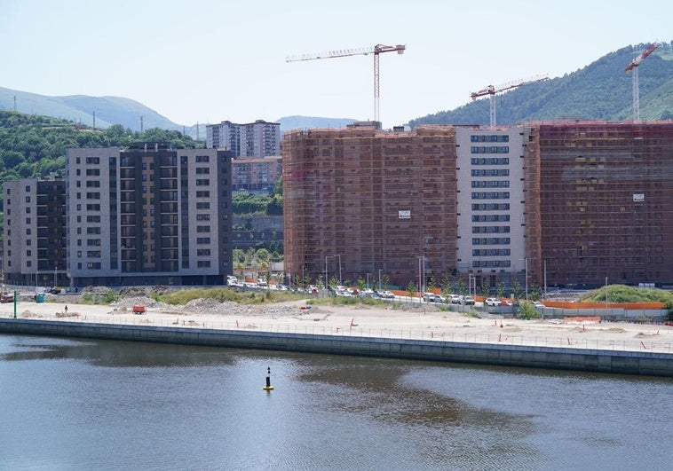 Elkarrekin pide un «plan de choque contra la emergencia habitacional» en Bilbao