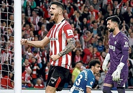 Sancet celebra un gol en uno de los enfrentamientos ante el Alavés en San Mamés.