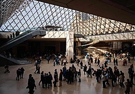 El Louvre es símbolo de arte, patrimonio y modernidad en la era digital