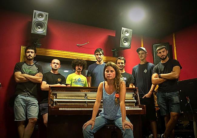 Trikoma actuará este sábado en la plaza de la Virgen Blanca.